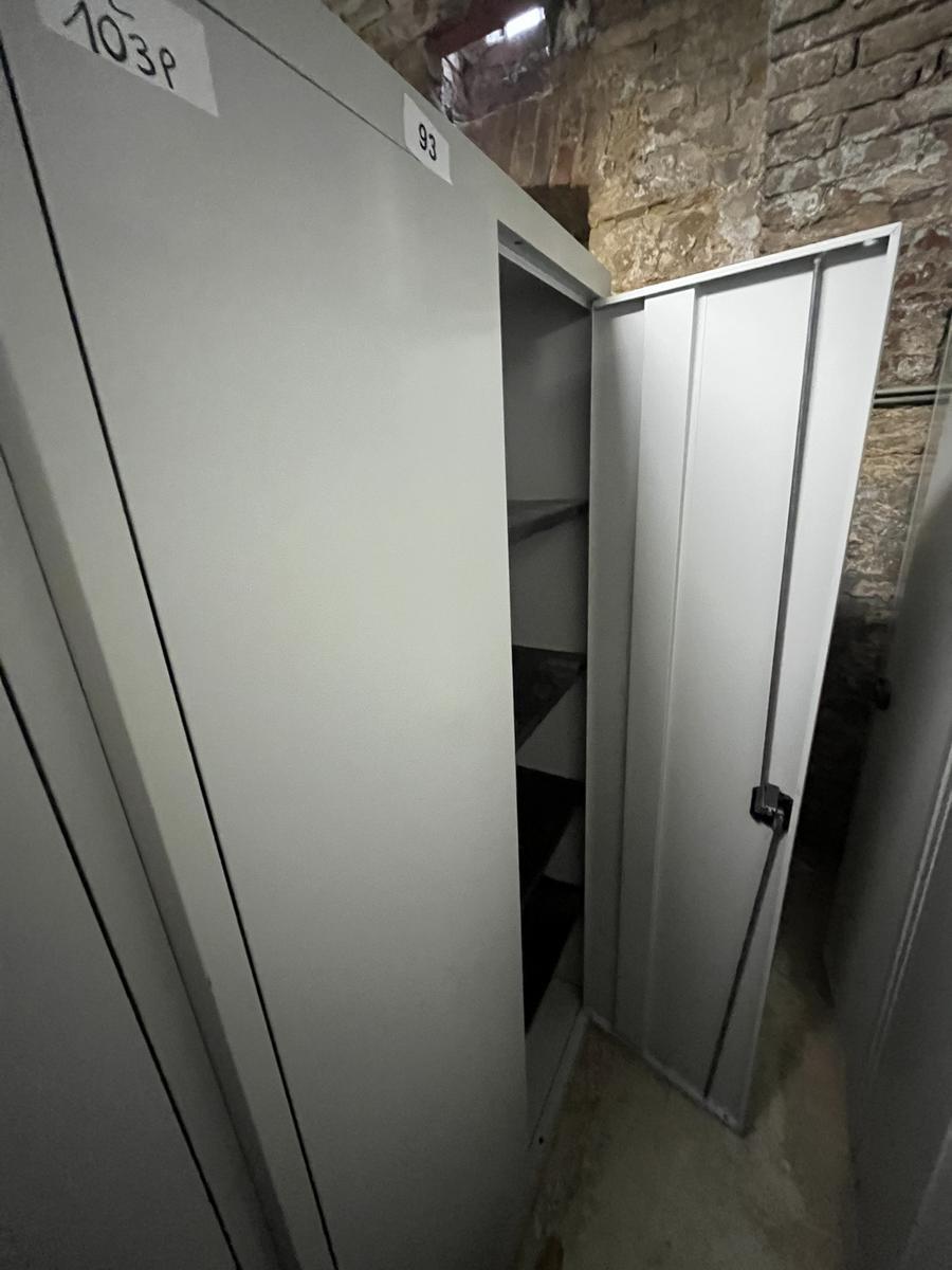 Metallschrank mit Doppelt&uuml;re, Breite 80cm, H&ouml;he 195cm, Tiefe 40cm?d=2026-03-09 21:32:20