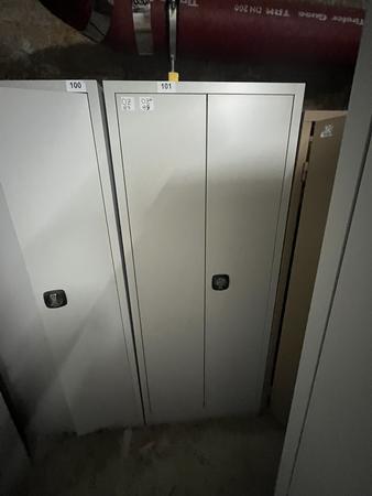 Metallschrank mit Doppelt�re, Breite 80cm, H�he 195cm, Tiefe 40cm