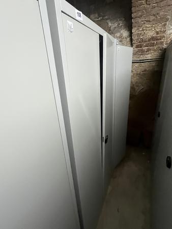 Metallschrank mit Doppelt�re, Breite 80cm, H�he 195cm, Tiefe 40cm