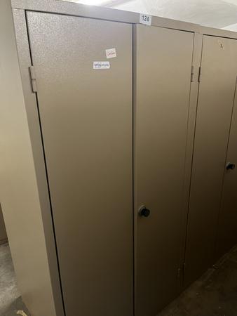 Metallschrank mit Doppelt�re, Breite 95cm, H�he 185cm, Tiefe 40cm