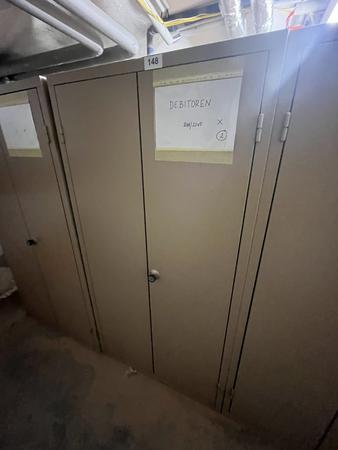 Metallschrank mit Doppelt�re, Breite 95cm, H�he 185cm, Tiefe 40cm