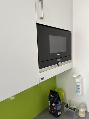 K�chenblock, mit Ger�ten, ca. 190cm lang, mit H�ngeschr�nken und Sp�le