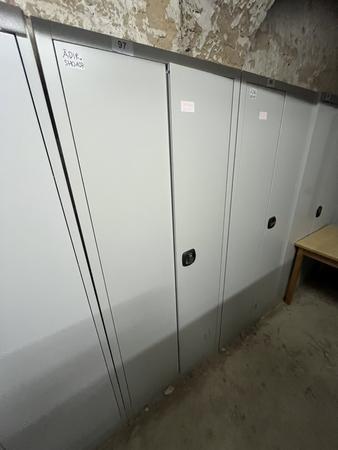 Metallschrank mit Doppelt�re, Breite 80cm, H�he 195cm, Tiefe 40cm