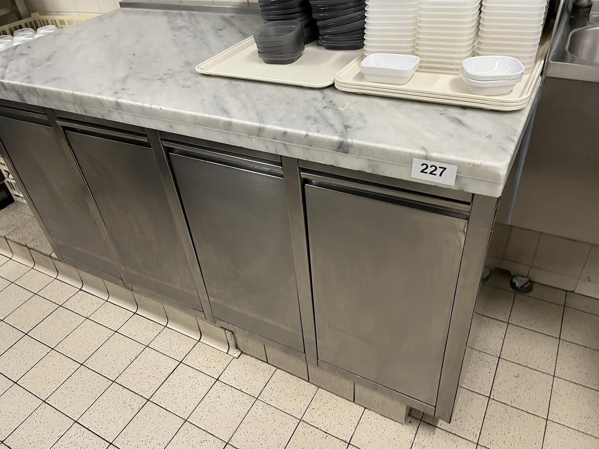 Edelstahl Arbeitsmodul mit Steinplatte 155/70/90 cm 4 Kippladen?d=2026-03-09 20:11:28