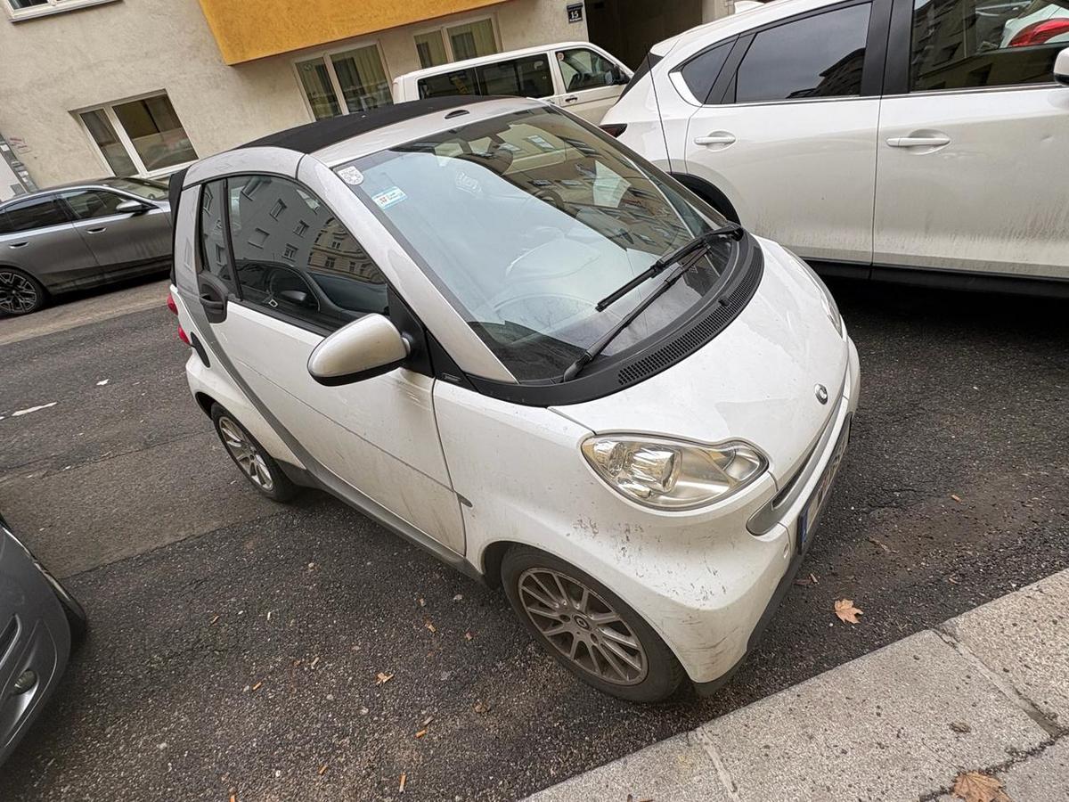 Smart Fortwo Cabrio passion micro hybrid softouch, BJ 07/2010, grau, Benzin, 52 kW, ca. 111.100KM?d=2026-03-09 18:30:00