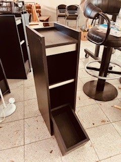 Beistelltisch f&uuml;r Spielautomat, schwarz, ca. H&ouml;he 93cm, L&auml;nge 27cm, Tiefe 40cm