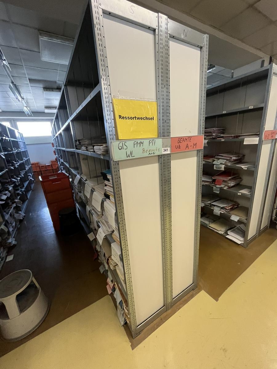 8.4 Laufmeter Doppelregale 40/40 breit, 225 cm hoch 6 Fachebene?d=2026-03-15 22:38:02