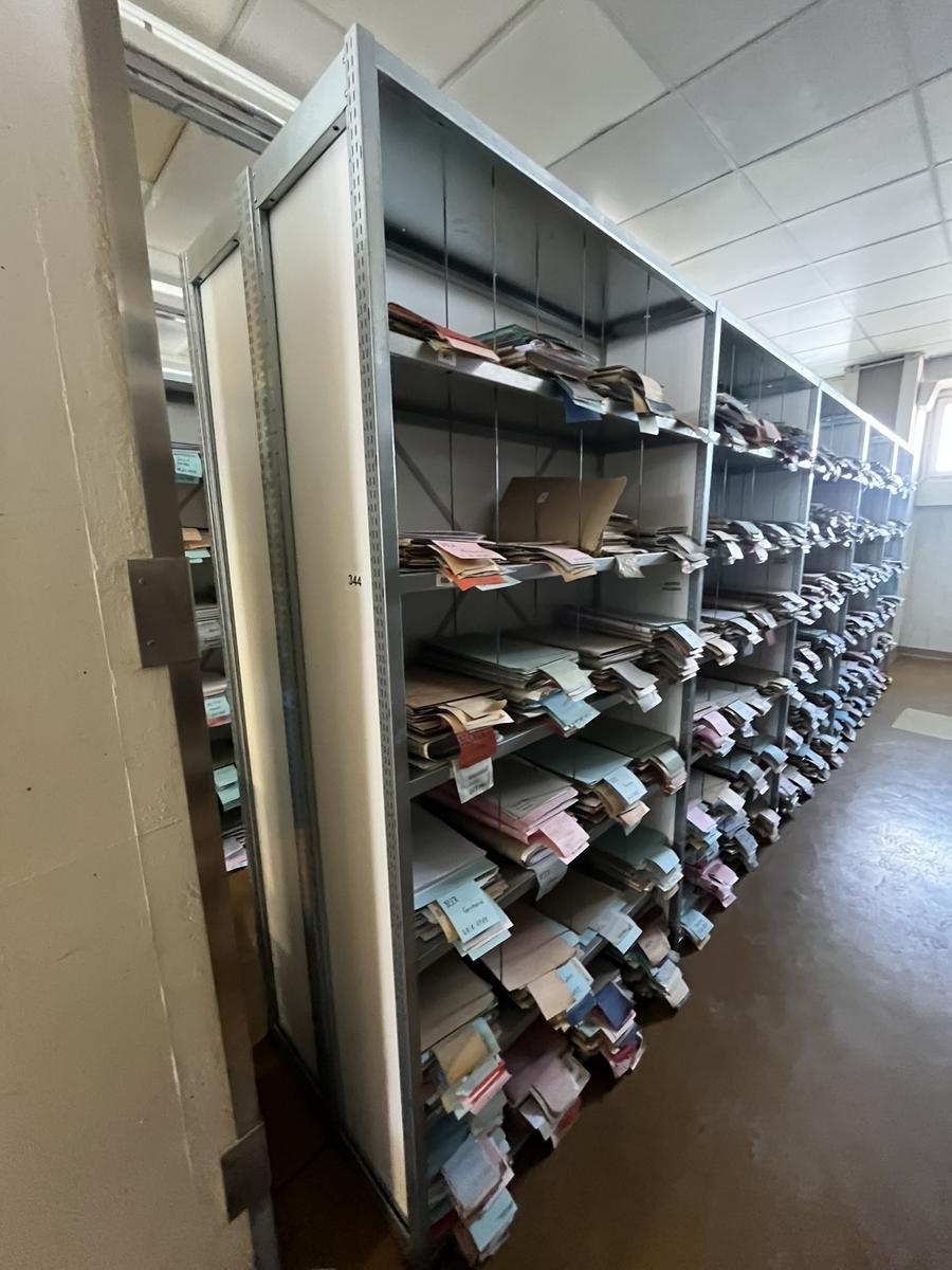 6  Laufmeter Doppelregale 40/40 breit, 225 cm hoch 6 Fachebene?d=2026-03-16 02:32:34