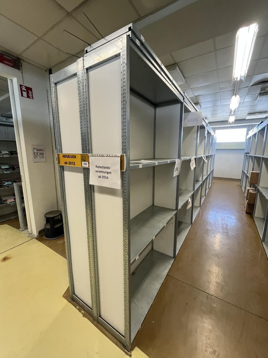 8.4 Laufmeter Doppelregale 40/40 breit, 225 cm hoch 6 Fachebene?d=2026-03-16 11:33:50