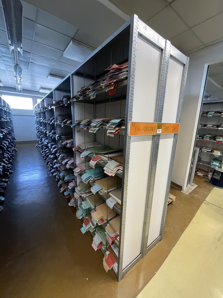 8.4 Laufmeter Doppelregale 40/40 breit, 225 cm hoch 6 Fachebene?d=2026-03-16 13:06:24