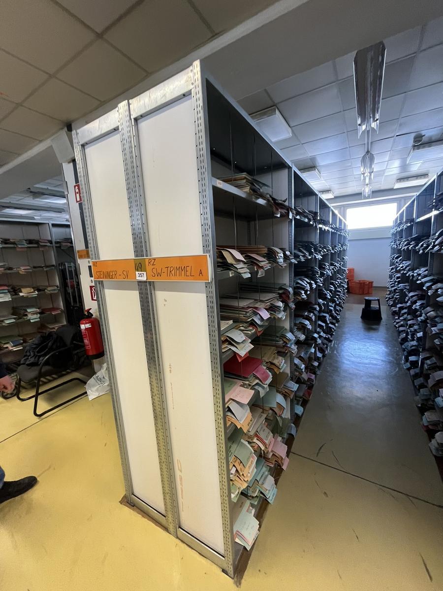 8.4 Laufmeter Doppelregale 40/40 breit, 225 cm hoch 6 Fachebene?d=2026-03-16 21:58:39