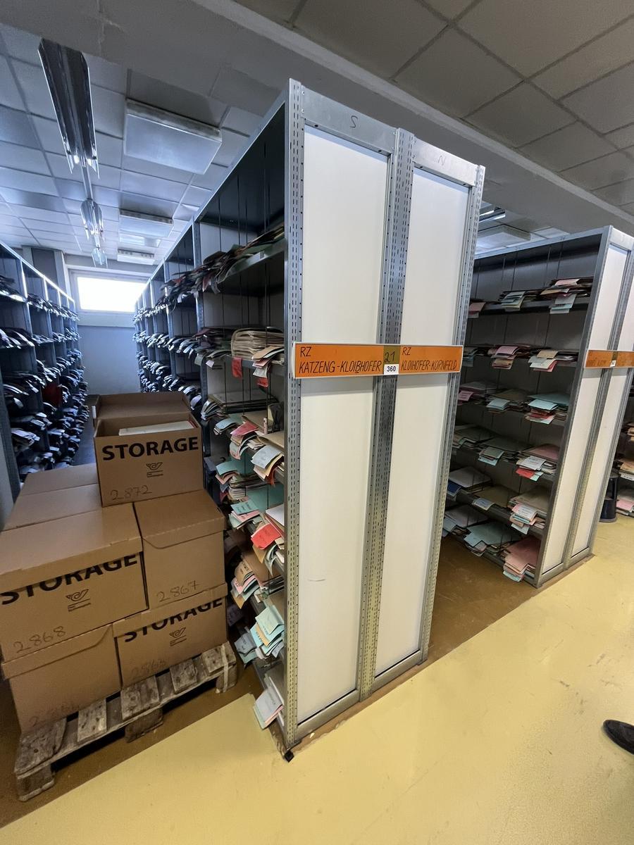 8.4 Laufmeter Doppelregale 40/40 breit, 225 cm hoch 6 Fachebene?d=2026-03-17 02:39:05