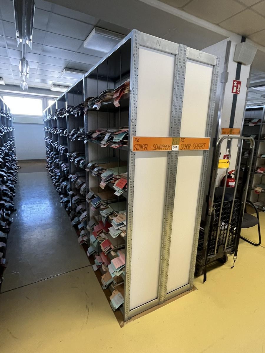 8.4 Laufmeter Doppelregale 40/40 breit, 225 cm hoch 6 Fachebene?d=2026-03-17 04:35:47