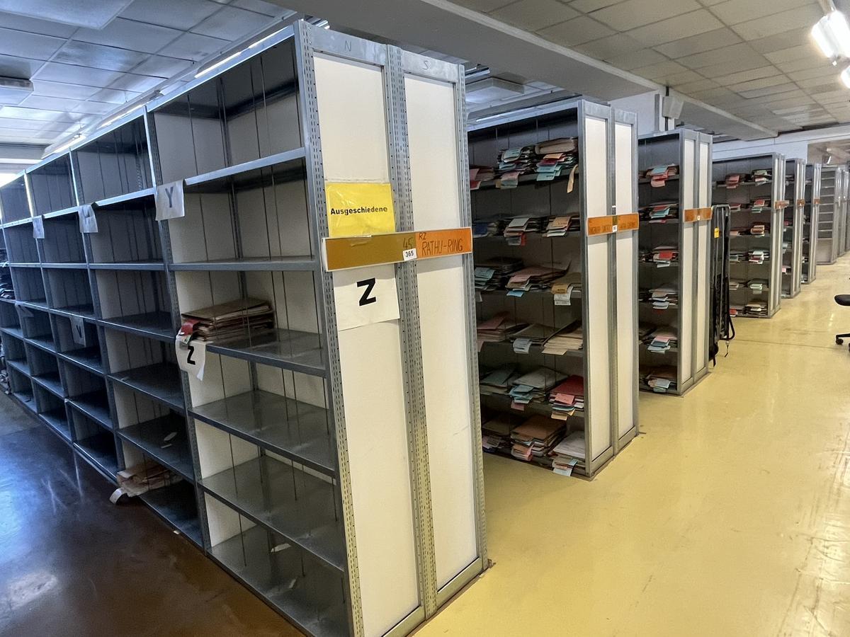 8.4 Laufmeter Doppelregale 40/40 breit, 225 cm hoch 6 Fachebene?d=2026-03-17 12:27:15