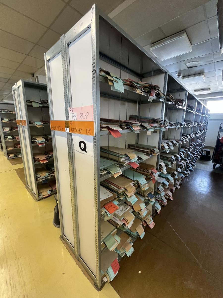 8.4 Laufmeter Doppelregale 40/40 breit, 225 cm hoch 6 Fachebene?d=2026-03-17 15:37:30