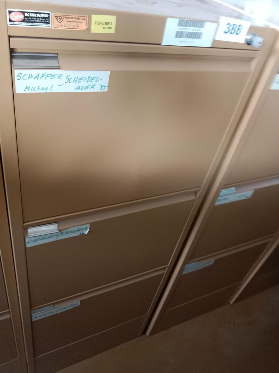 Blechschrank 52/65/140 cm?d=2026-03-17 16:38:58