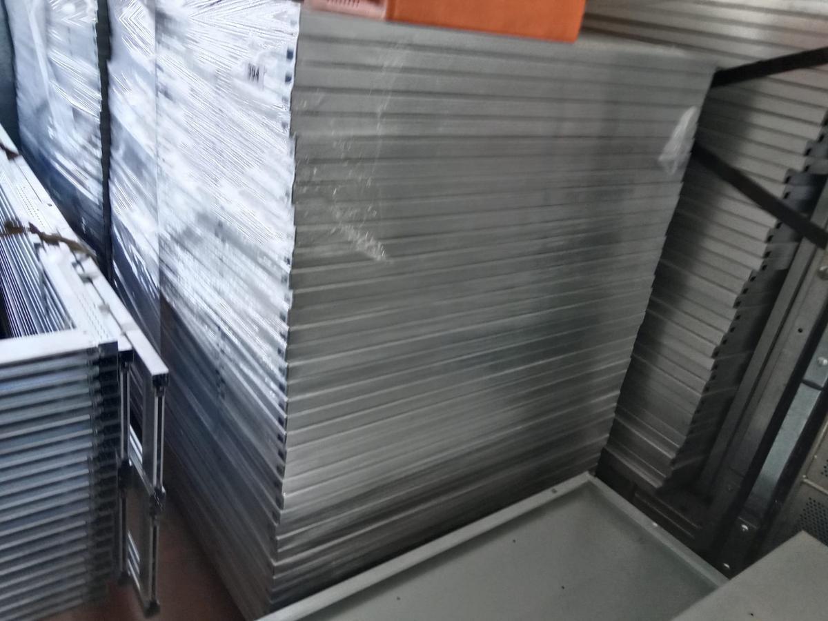 148 St&uuml;ck Fachb&ouml;den 30 cm breit = 1 Palette?d=2026-03-17 05:09:54