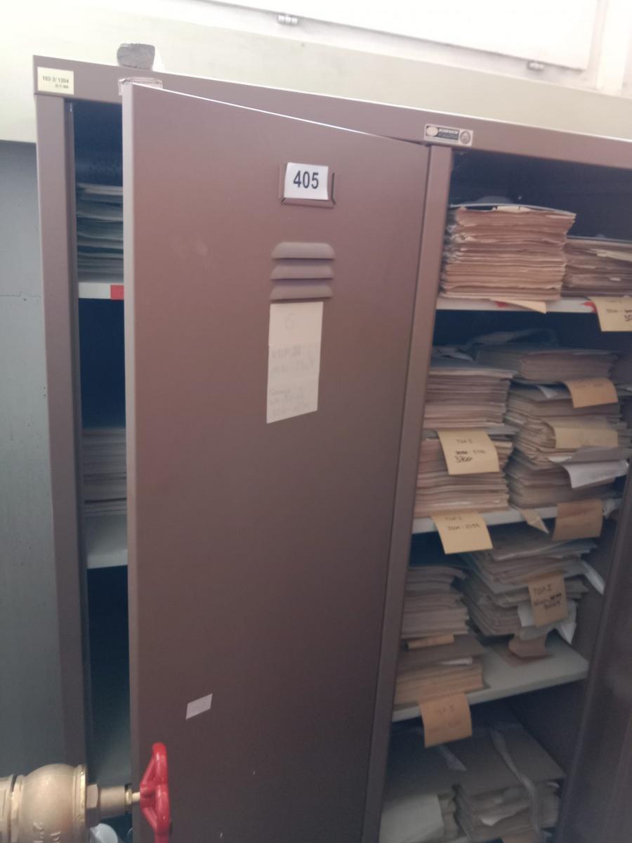 Werkzeugschrank mit Doppelt&uuml;re 105/55/180 cm?d=2026-03-16 18:17:03