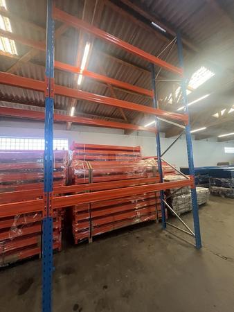 24.30 Laufmeter Schwerlast-Palettenregal H�he:4050 mm Tiefe:1000 mm