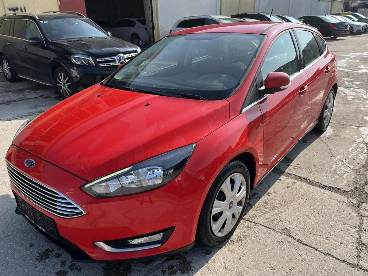 Ford Focus Titanium, BJ 12/2017, Benzin, rot, 92 kW, ca. 69.600 KM