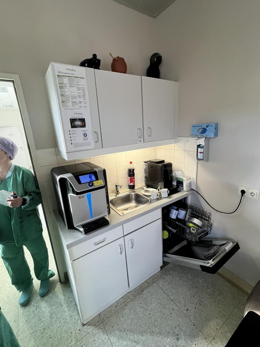 K&uuml;chenblock mit H&auml;ngeschrank, Siemens Geschirrsp&uuml;ler, 140x60x85cm