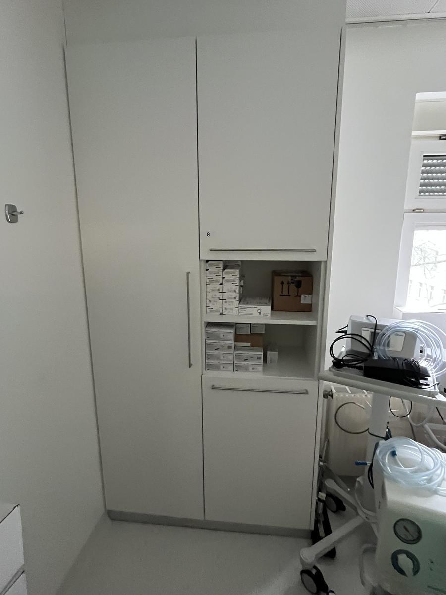 Aktenschrank in Holz, Doppelt&uuml;re, 120x45x265cm?d=2026-03-13 16:22:18