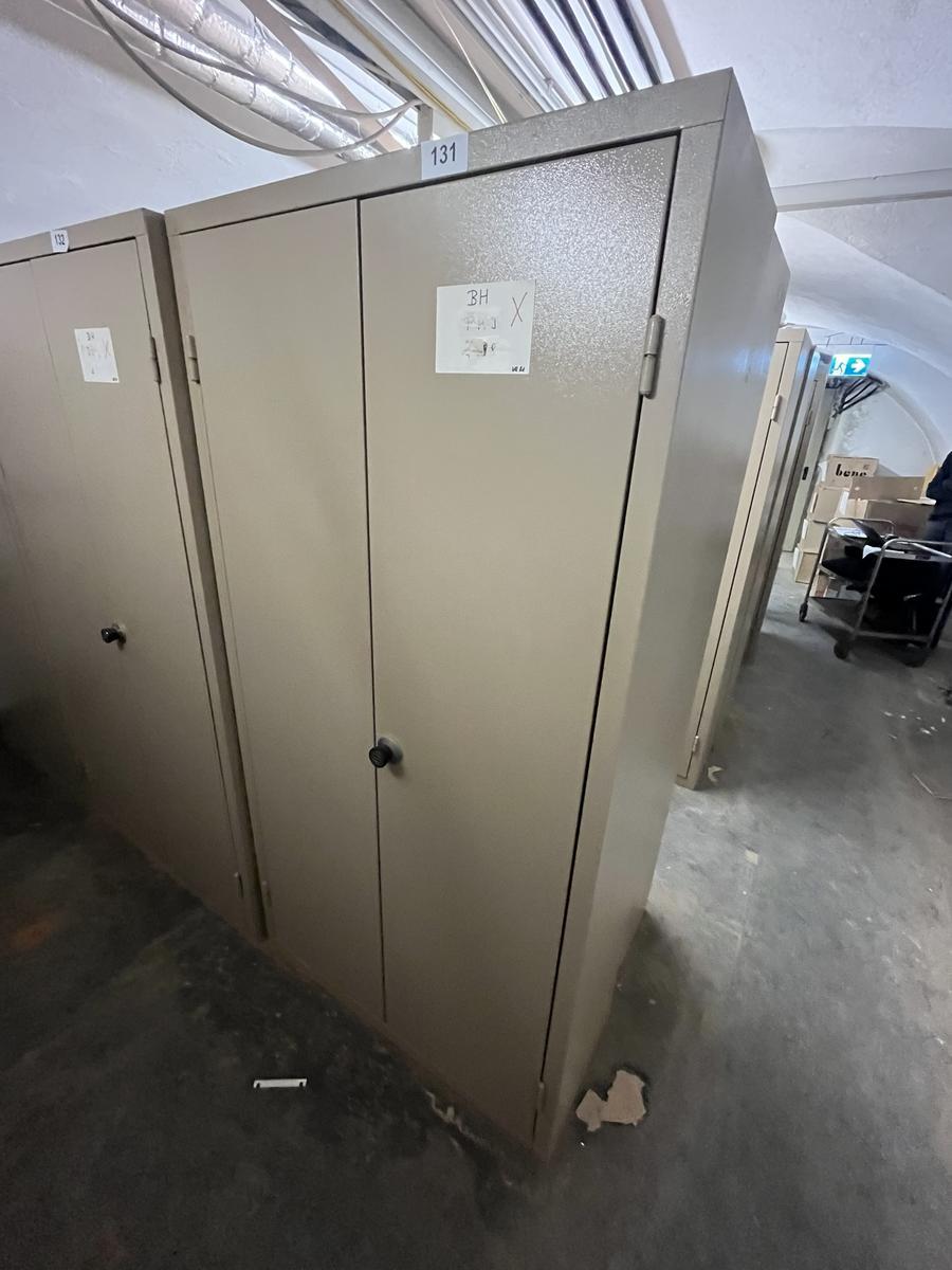 Metallschrank mit Doppelt&uuml;re, Breite 95cm, H&ouml;he 185cm, Tiefe 40cm?d=2026-03-13 20:02:41