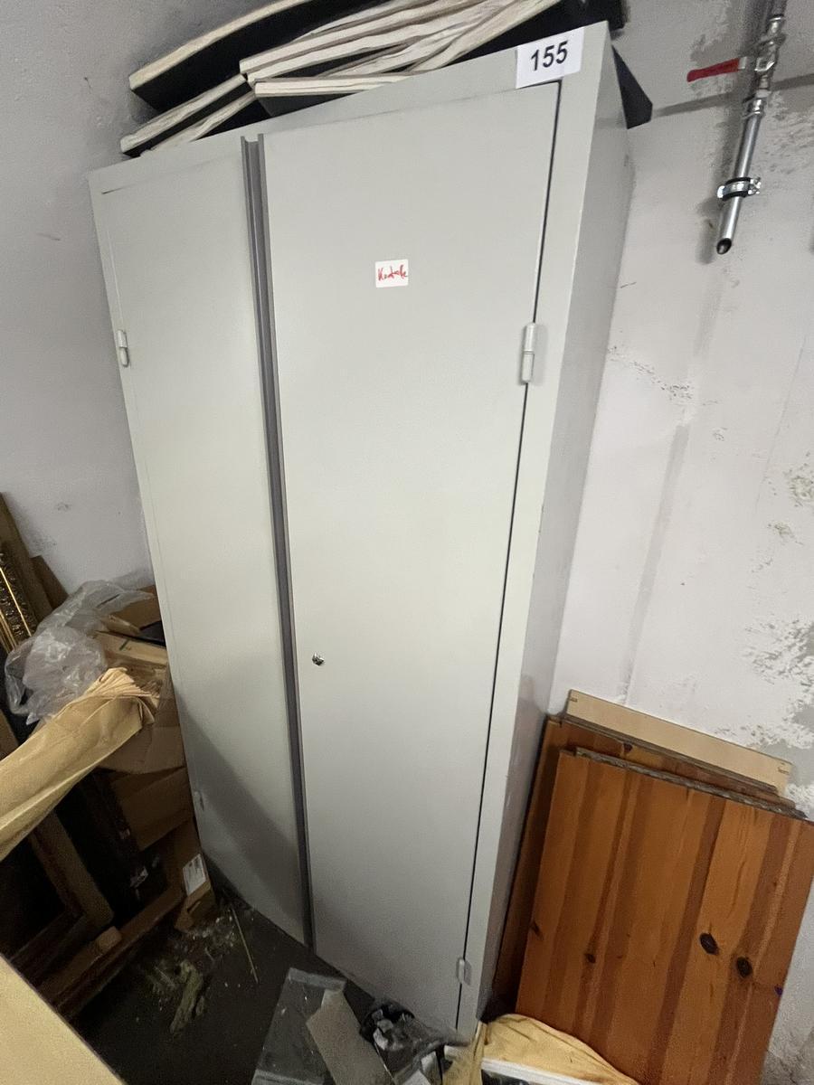 Metallschrank mit Doppelt&uuml;re, Breite 80cm, H&ouml;he 195cm, Tiefe 40cm?d=2026-03-13 20:02:07