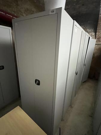 Metallschrank mit Doppelt�re, Breite 80cm, H�he 195cm, Tiefe 40cm