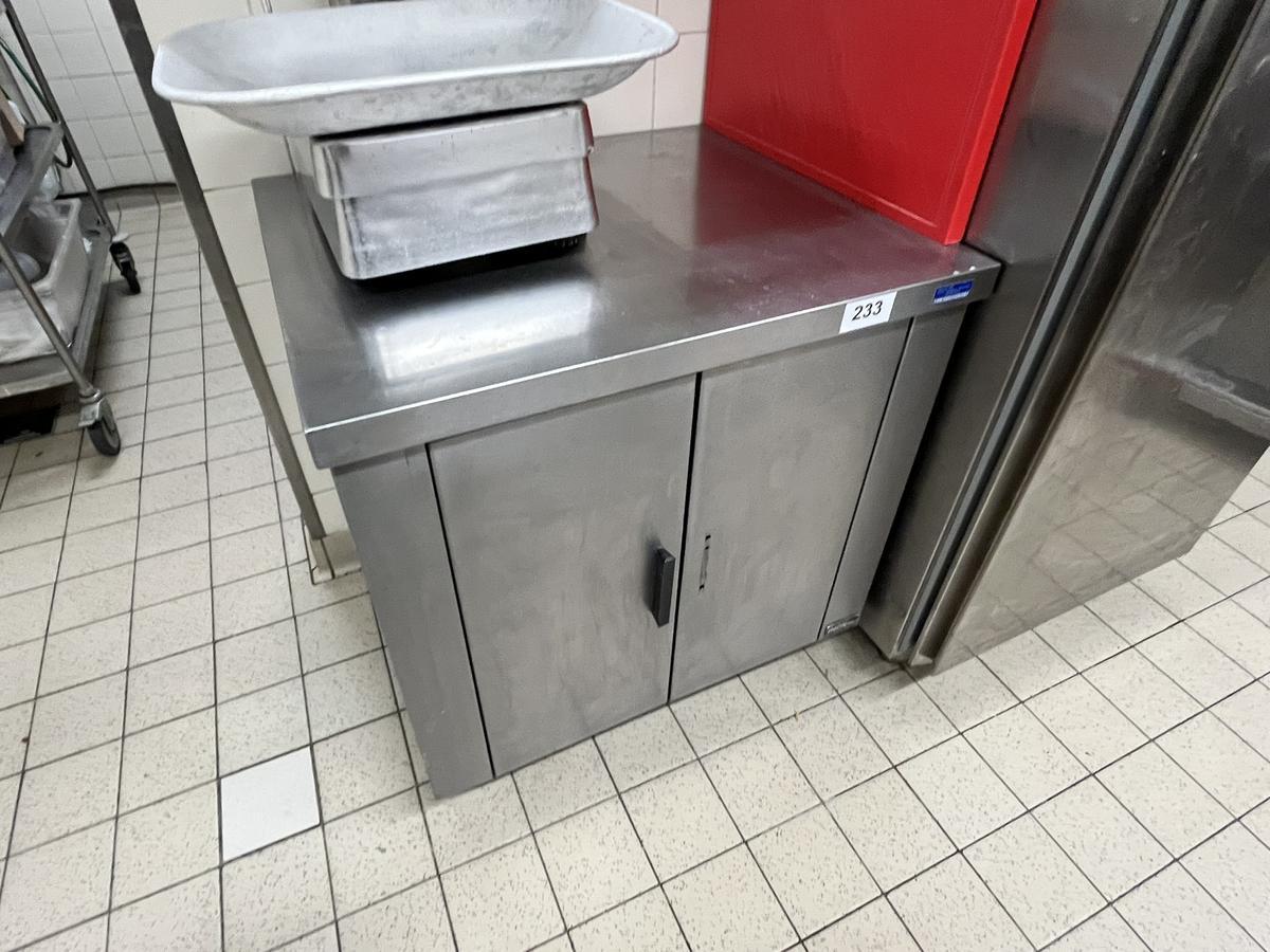 Edelstahl Arbeitstisch mit Fl&uuml;gelt&uuml;re 80/70/83 cm?d=2026-03-13 18:56:11