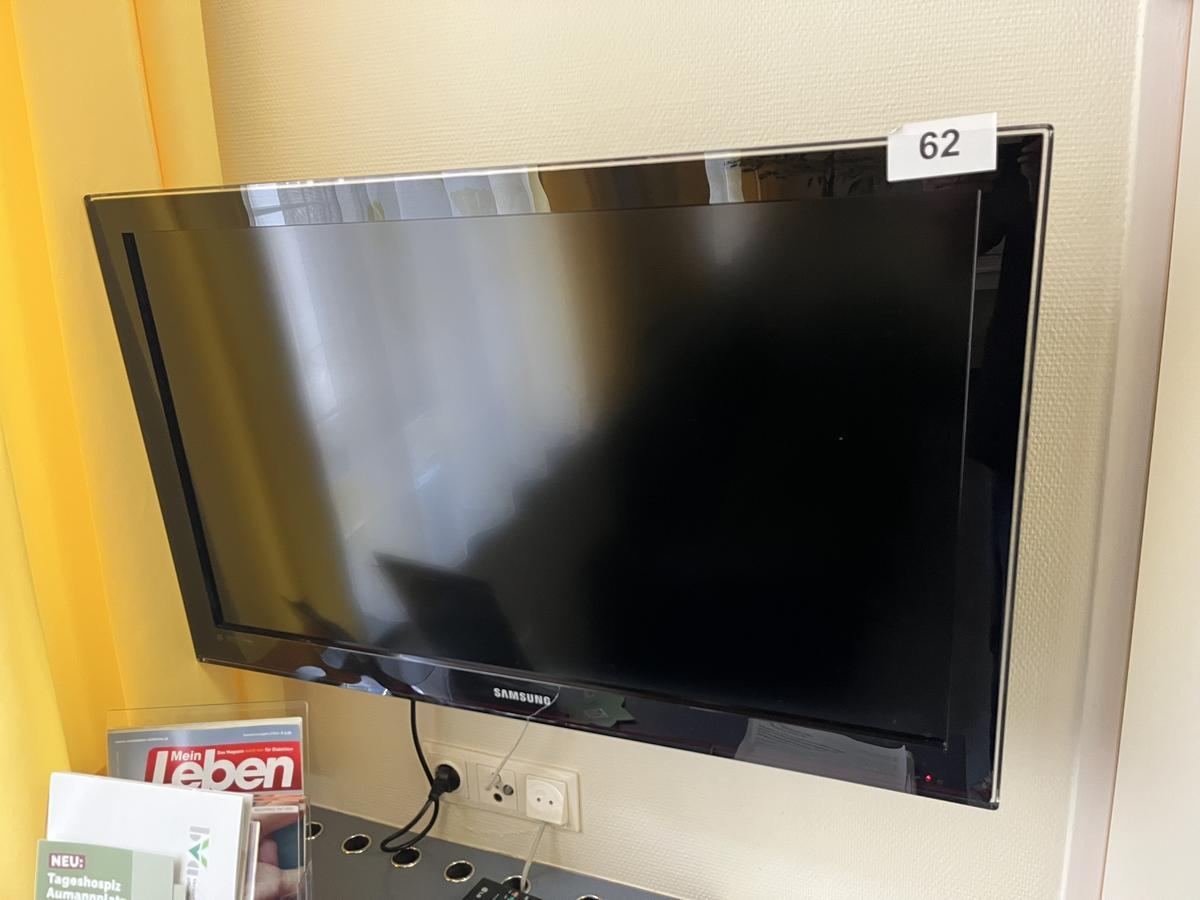 Samsung TV Ger&auml;t, mit Wandhalterung Diagonale 96cm