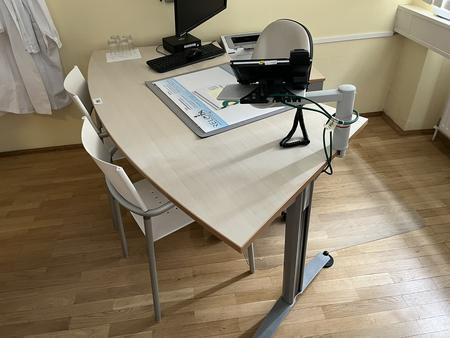 Schreibtisch, geschwungen, ca. 190x80cm