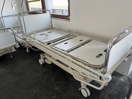 HILL ROM Kranken-, Pflegebett elektrisch verstellbar mit Rollen