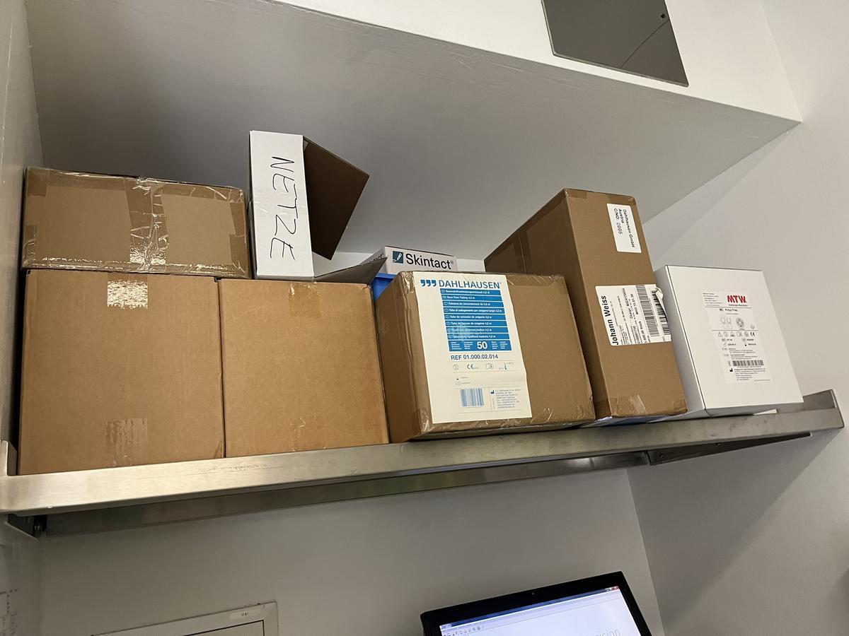 Kiefer Edelstahlregal, 145x65cm - 2 Stk.?d=2026-03-25 09:35:07