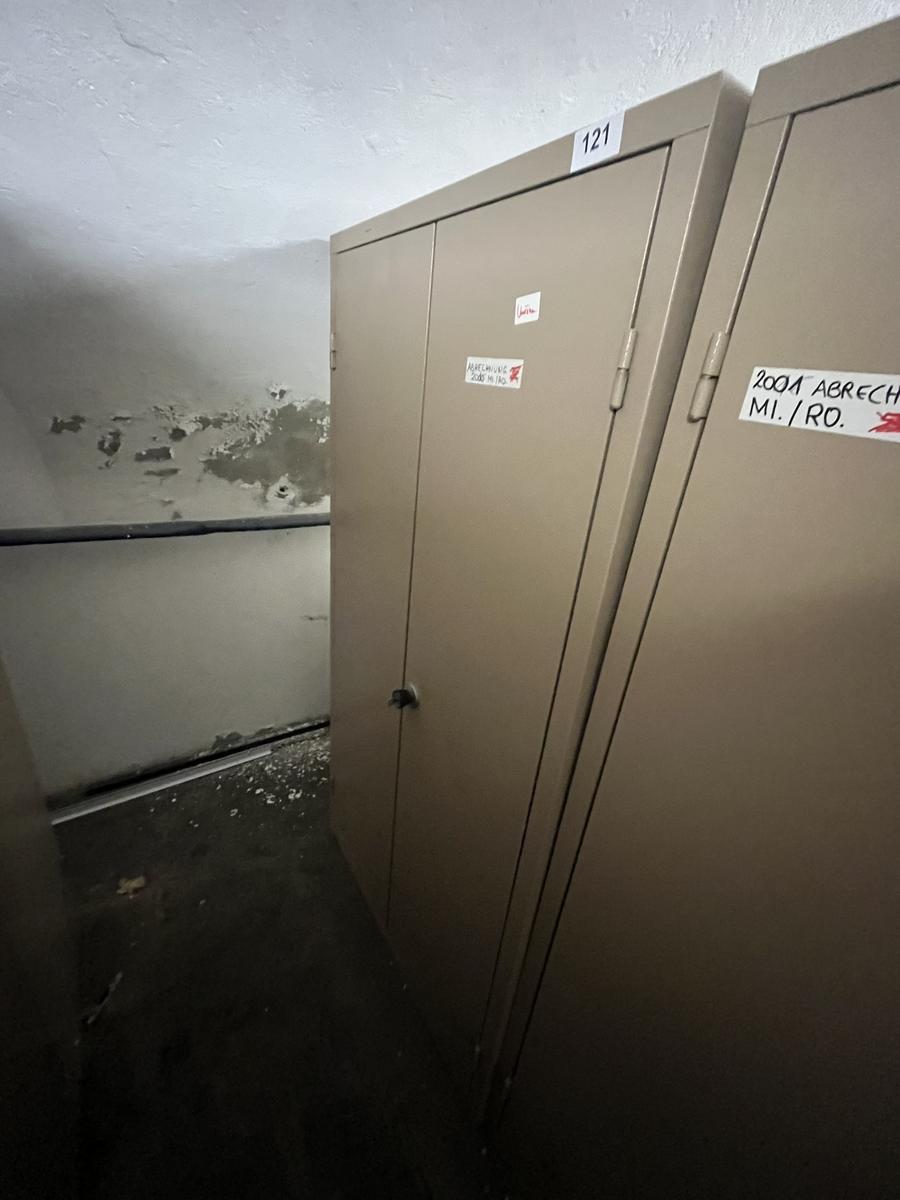 Metallschrank mit Doppelt&uuml;re, Breite 95cm, H&ouml;he 185cm, Tiefe 40cm?d=2026-03-25 09:56:53