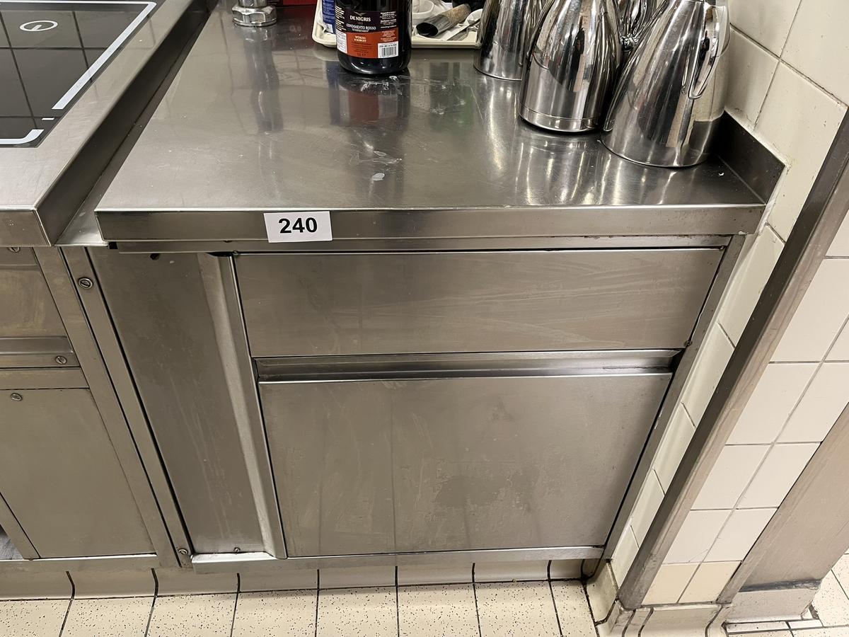 Edelstahl Arbeitstisch mit Wasserhahn  70/70/90 cm?d=2026-03-25 11:11:35