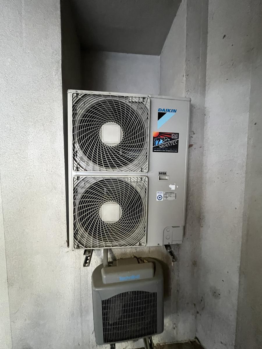 Splitklimager&auml;t DAIKIN RR125B8W1B Bj.2018