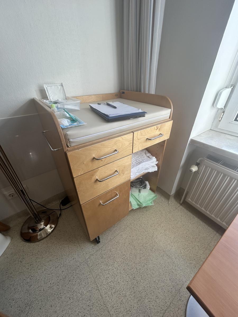 Wickelkommode auf Rollen (2 St&uuml;ck feststellbar) H 103cm