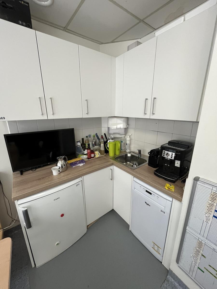 K&uuml;chenverbau komplett mit Sp&uuml;le ohne Ger&auml;teset 150/110 cm