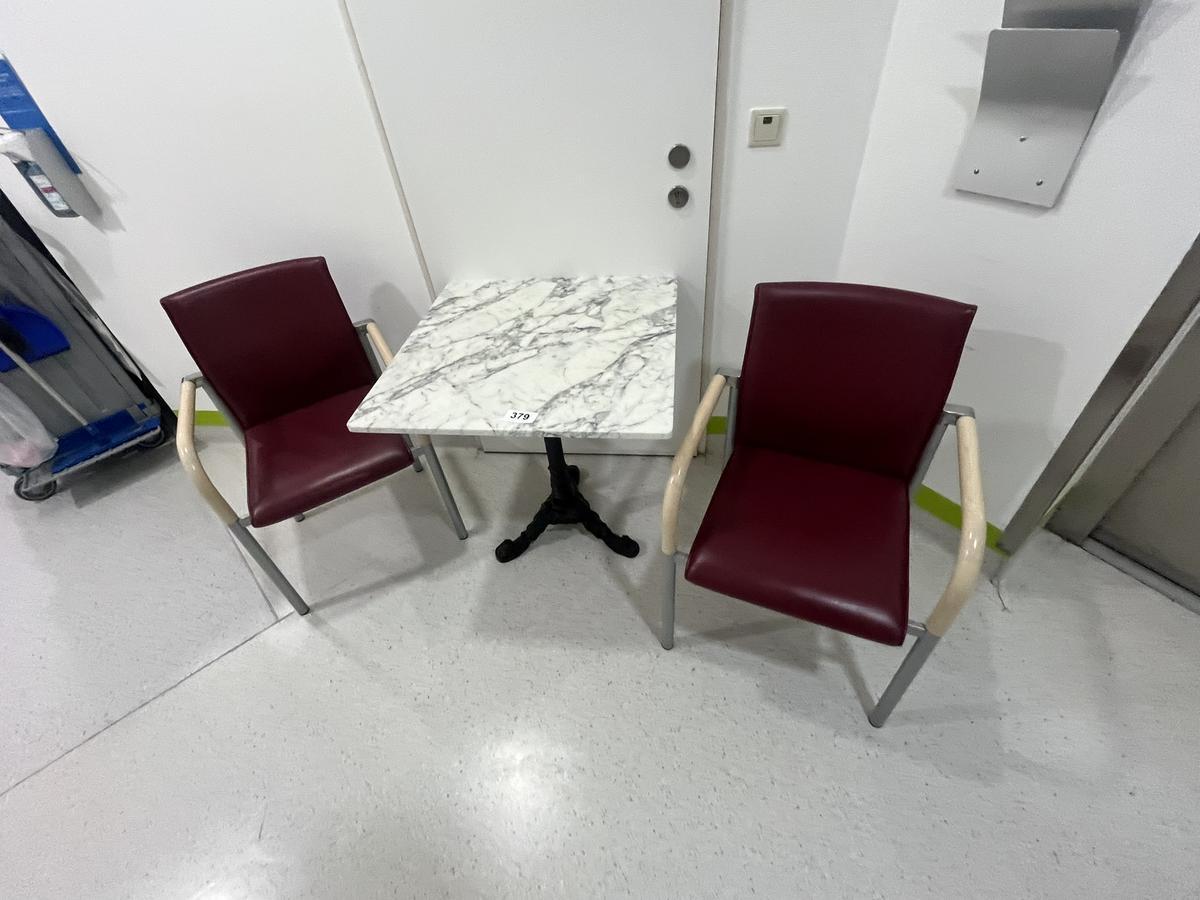 Besuchertisch ca. 70/70 cm mit 2 St&uuml;hlen?d=2026-03-24 08:05:11