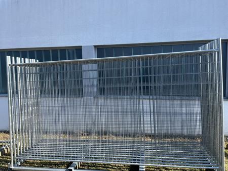 12 Stk. Bauzaunelemente ca. 350x200cm, mit Stapelbox, 12 Sockelsteine 12 Stk. Bauzaunelemente ca. 350x200cm, mit Stapelbox, 12 Sockelsteine