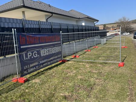 20 Stk. Bauzaunelemente ca. 350x200cm, verzinkt,fabriksneu, 20 Sockelsteine 20 Stk. Bauzaunelemente ca. 350x200cm, verzinkt,fabriksneu, 20 Sockelsteine