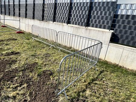 20 Stk. Absperrgitter verzinkt ca. 230x110cm, fabriksneu 20 Stk. Absperrgitter verzinkt ca. 230x110cm, fabriksneu