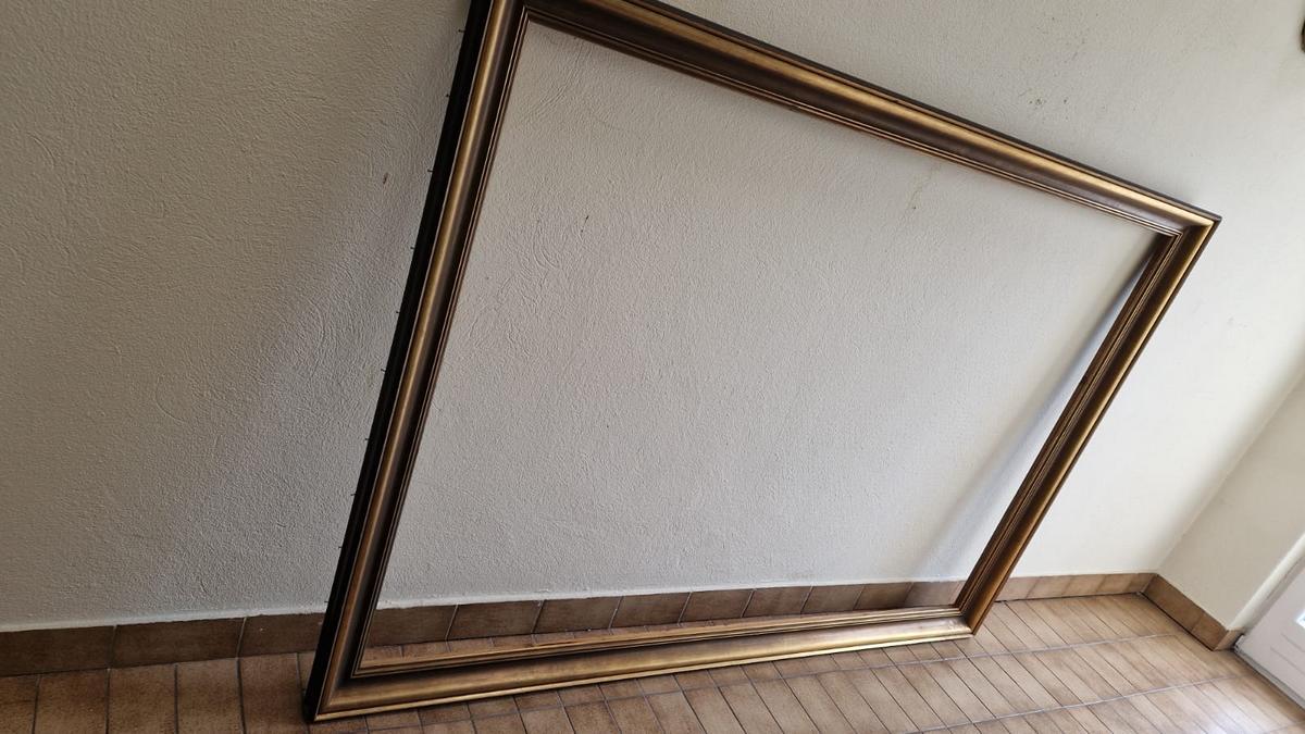 Goldrahmen, Innenl&auml;nge 177cm, Innenbreite 120cm, unbesch&auml;digt, ca. 70 Jahre alt?d=2026-03-26 16:47:56