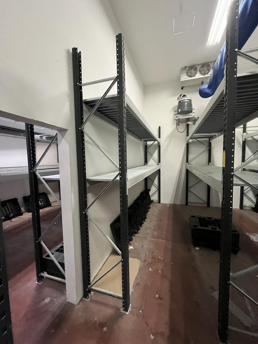 ca.23 lfm BITO Schwerlastregale H: 300 cm T: 60 cm 12 St&uuml;ck Steher plus 24 Auflagen mit verzinkten Boden ?d=2026-03-30 20:19:22