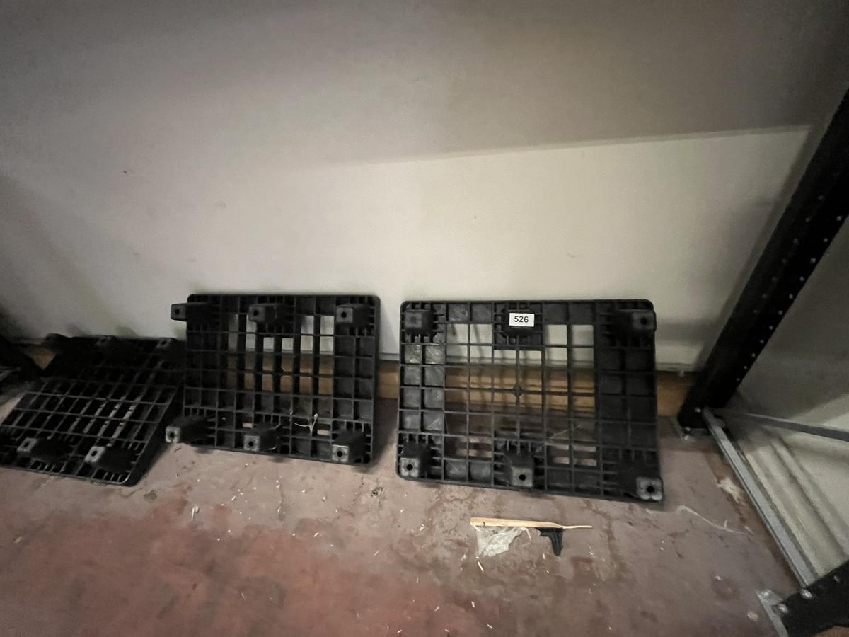 50 St&uuml;ck Kunststoff Paletten je ca. 60 x 80 cm