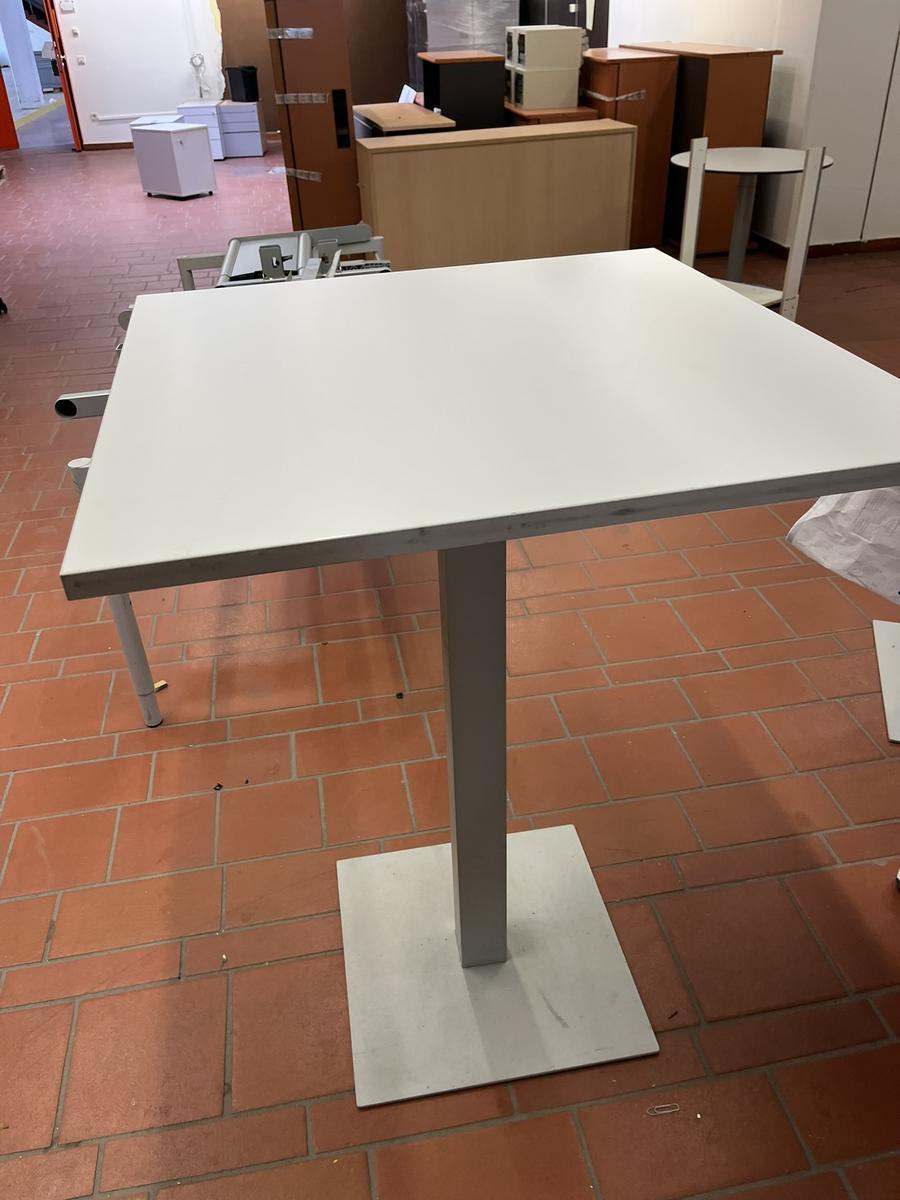 1 S&uuml;ck Stehtisch ca. 80x80 cm?d=2026-03-30 20:19:17