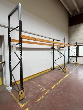 ca.6.8 lfm Palettenregale mit 3 St�ck Stehern und 4 Einh�ngebalken