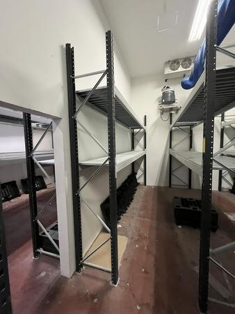 ca.23 lfm BITO Schwerlastregale H: 300 cm T: 60 cm 12 St�ck Steher plus 24 Auflagen mit verzinkten Boden , 7 lfm davon Tiefe 80 cm