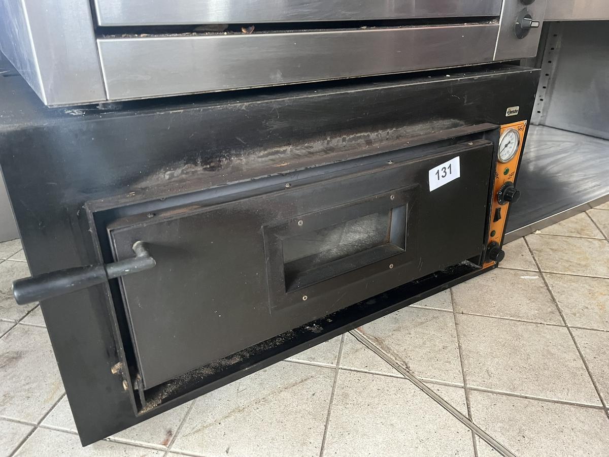 Bartscher Pizzaofen, f&uuml;r 4 Pizzen, innen ca. 60x60cm, au&szlig;en 90x85x45cm?d=2026-03-30 20:46:11